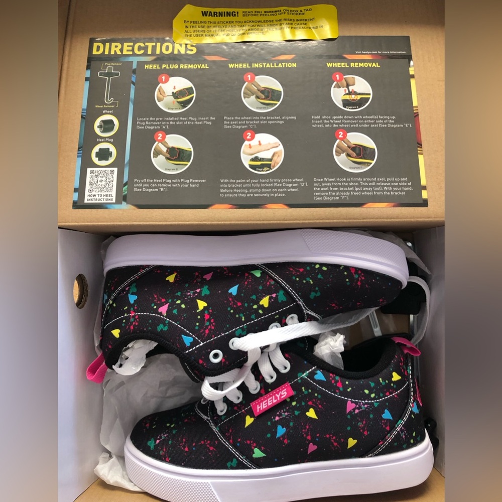 Heelys Pro 20 Prints Black w/ Multi Color Wheeled Shoes Youth Size 2 NEW IN BOX